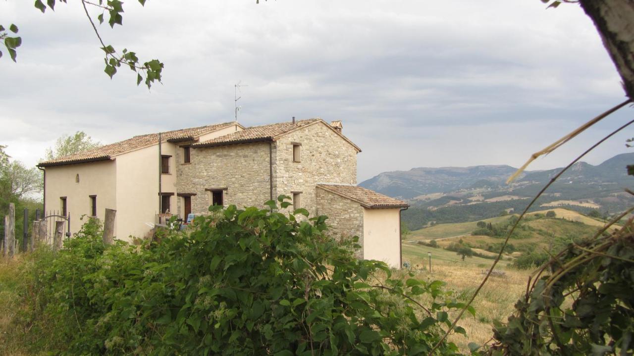 Hotel Casale Le Fontanelle Monte Grimano Terme Exterior foto