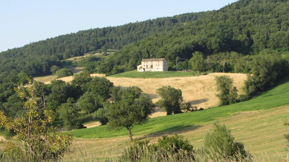 Hotel Casale Le Fontanelle Monte Grimano Terme Exterior foto